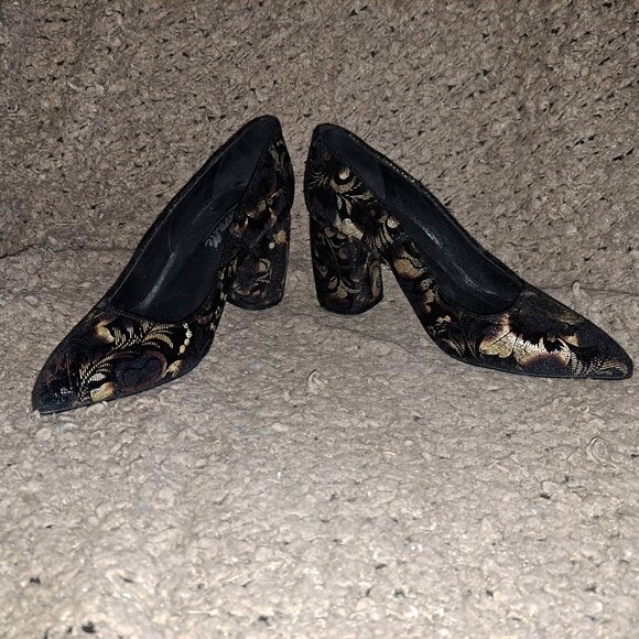 L’INTERVALLE-Made in Spain-Black Velvet Floral-Pumps-Sz 38-NWOB - Picture 4 of 8